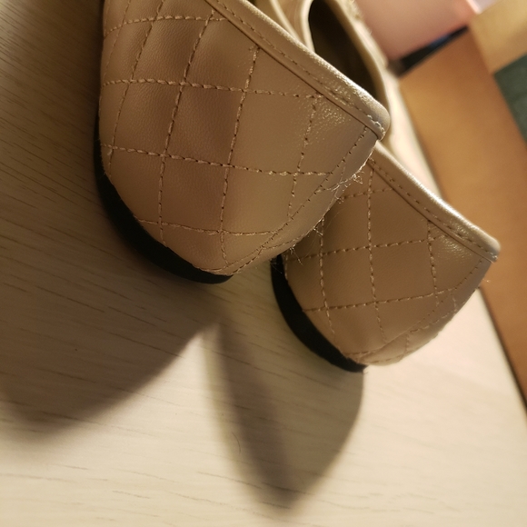 Guess Women's slip on flats - Picture 3 of 8